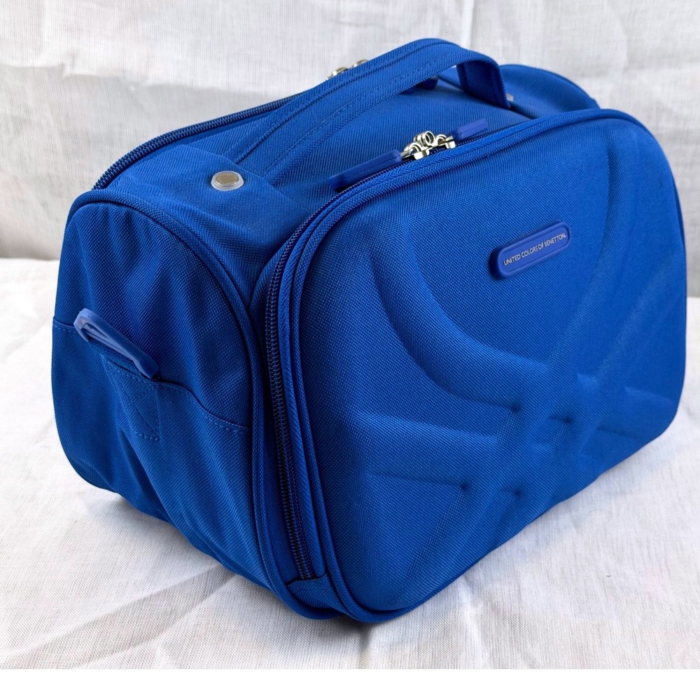 NWOT United Colors of Benetton Blue Travel Toiletry Bag Organizer Makeup Case